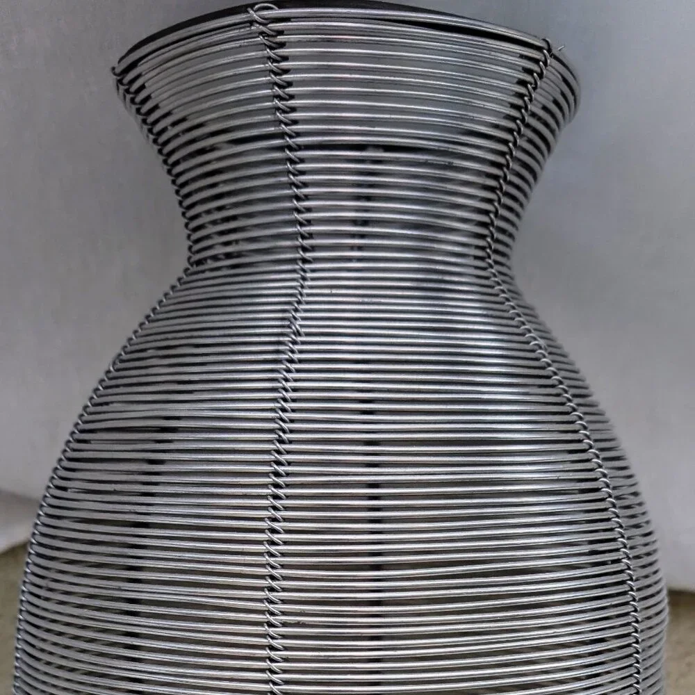 Handcrafted Metal Wire Vase Decorative Modern Basket Style – 11.5